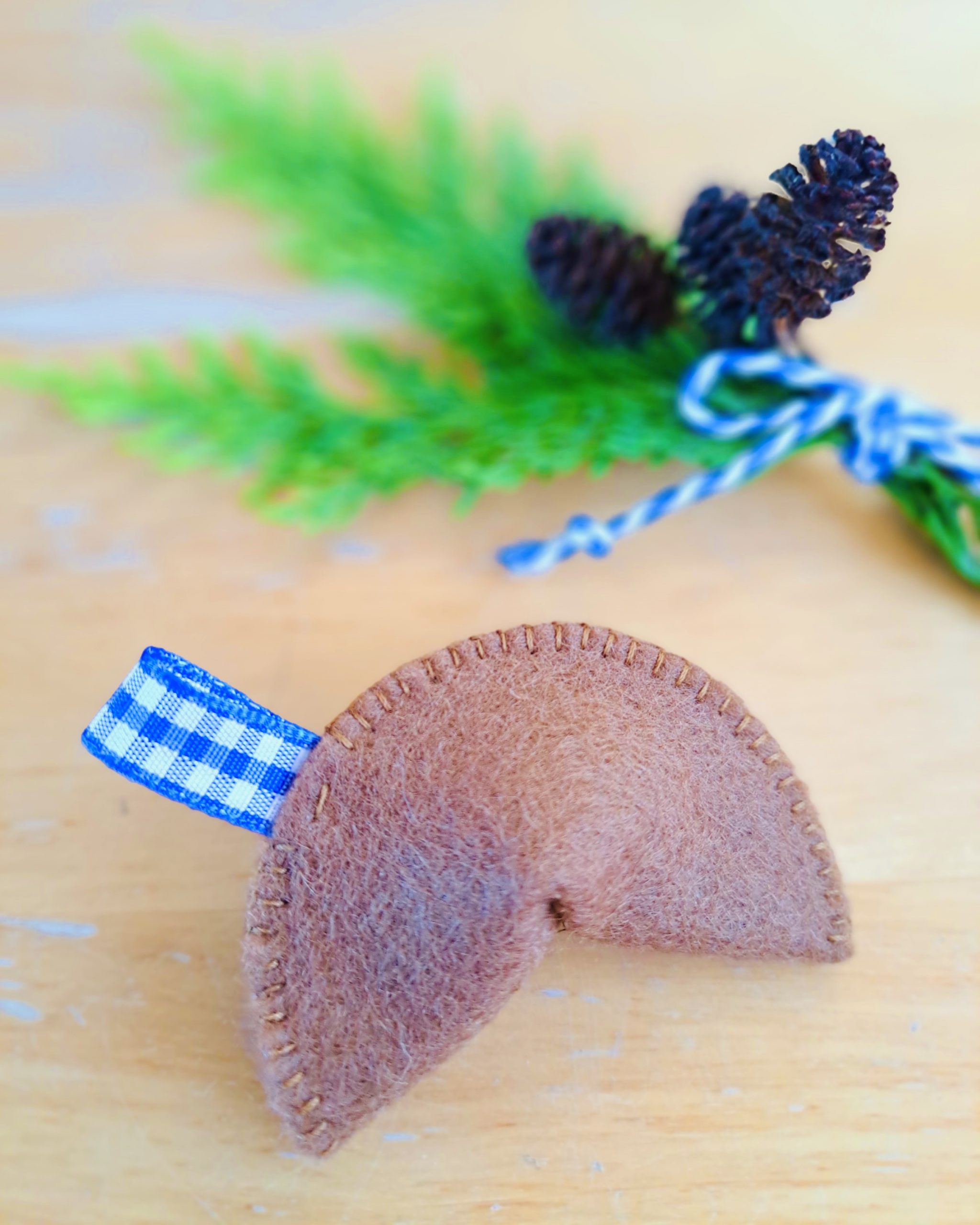 4 Gelukskoekjes met blauw wit geblokt lint, vier stuks in een doosje - Afbeelding 3